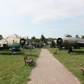 Tour por el museo del ejército del aire (bajo demanda)